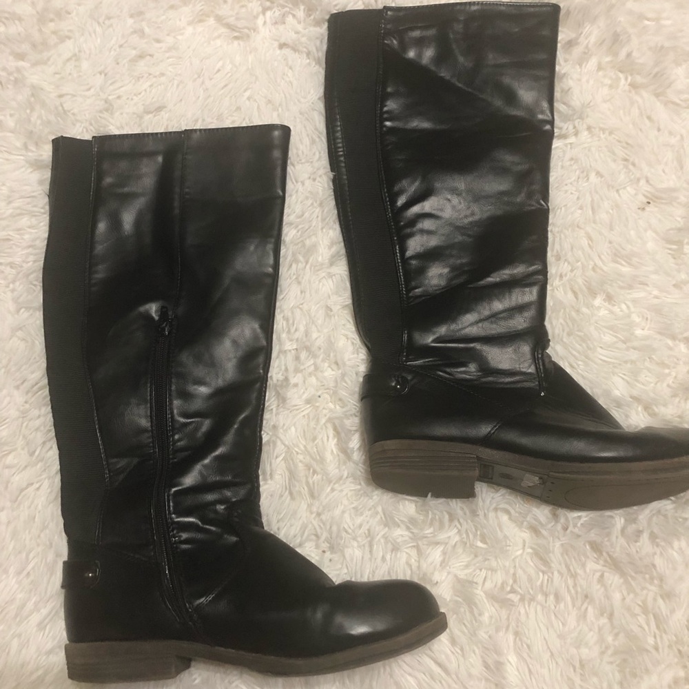 Bourne boots size 9
